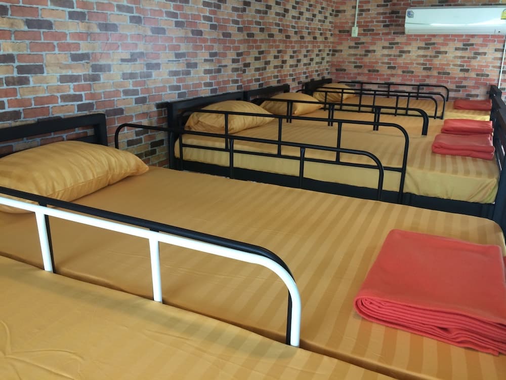 Saeng Tai Amphawa Resort