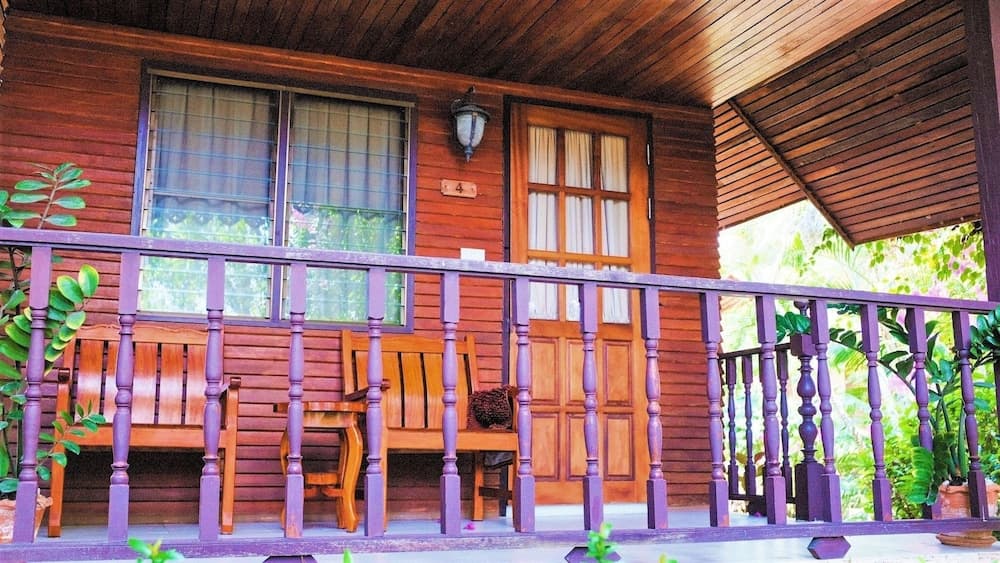 Bangrak Pier Bungalow