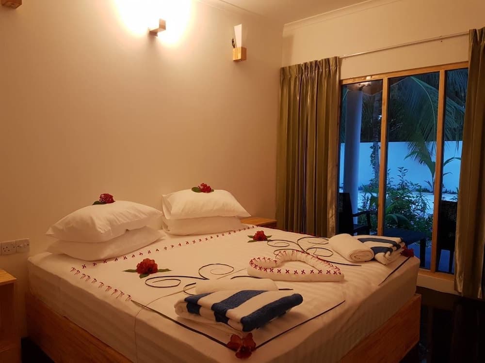 Thoddoo Beach Holiday Inn