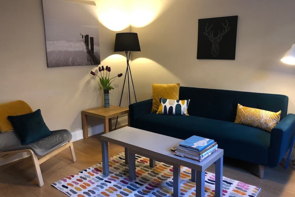 Central New Town Flat, Near Princes Street