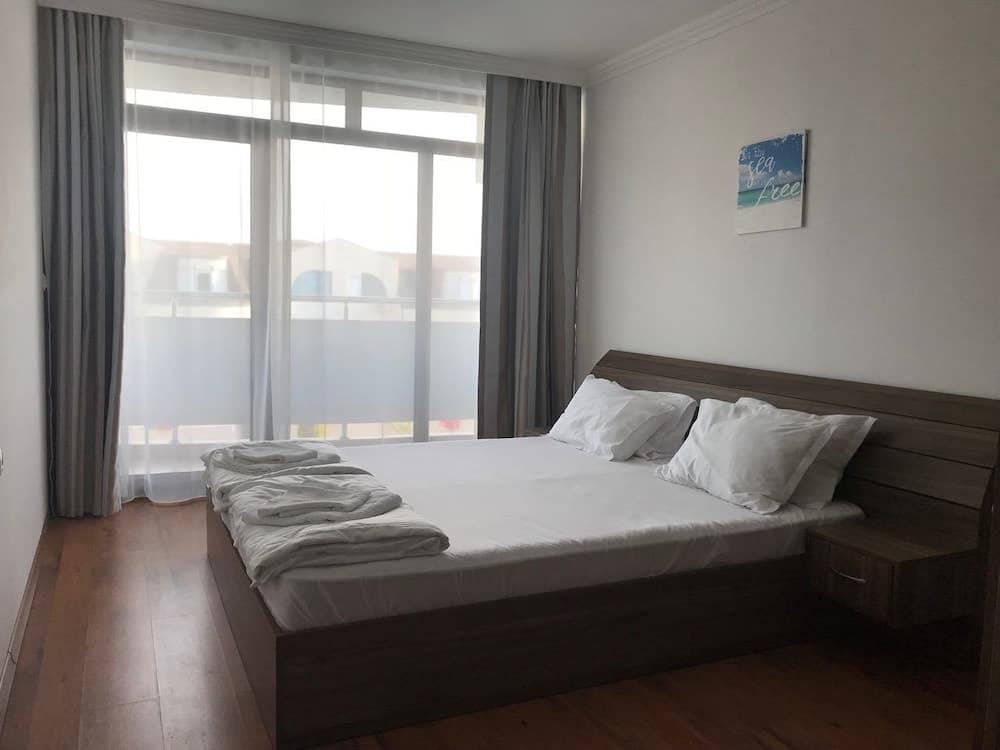 Lazur 5 Apartments