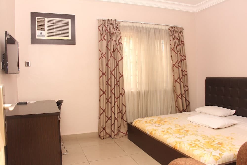 Kriscane Suites Annex