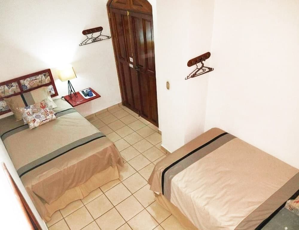 Hostal Las Puertas - Hostel