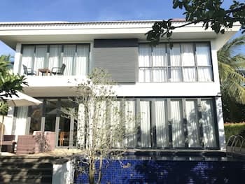 Ocean Resort 4 Bedrooms Danang Living