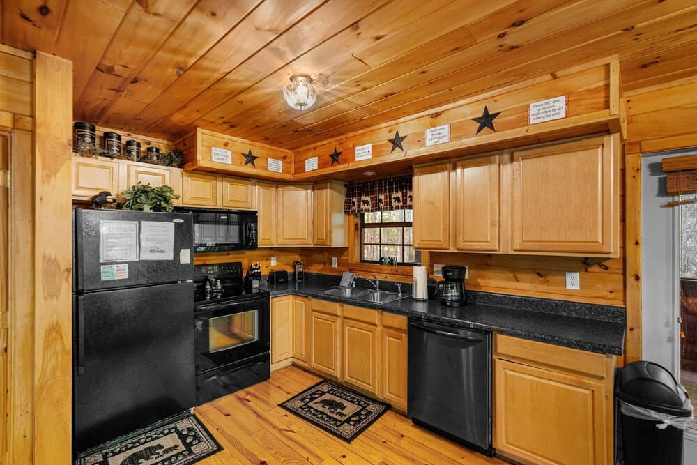 Secluded Memories 2 Bedroom Cabin by RedAwning