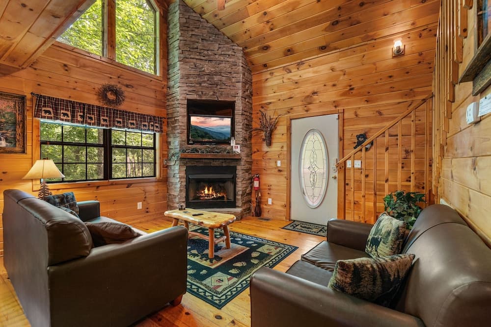 Secluded Memories 2 Bedroom Cabin by RedAwning