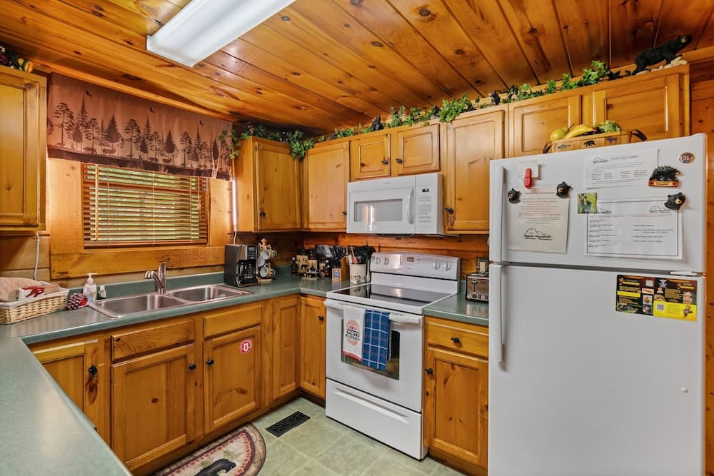 Forest Fling 2 Bedroom Cabin by RedAwning