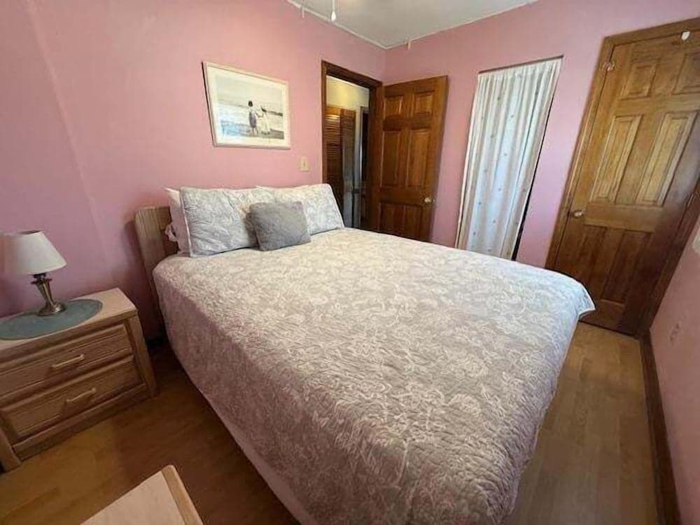 Boston Commons 201 3 Bedroom Condo by RedAwning