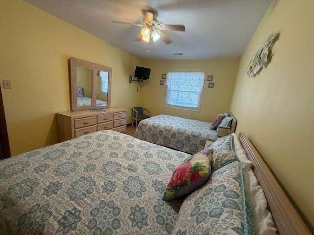 Boston Commons 201 3 Bedroom Condo by RedAwning