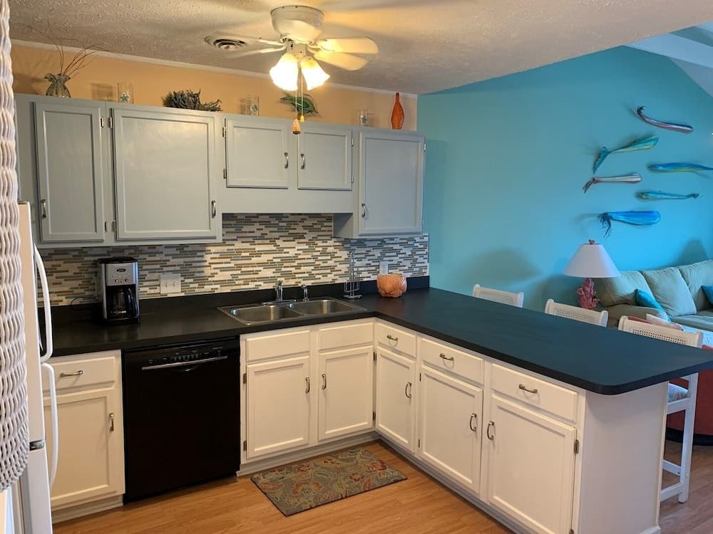 Pelican Pass 302a 2 Bedroom Condo by Redawning