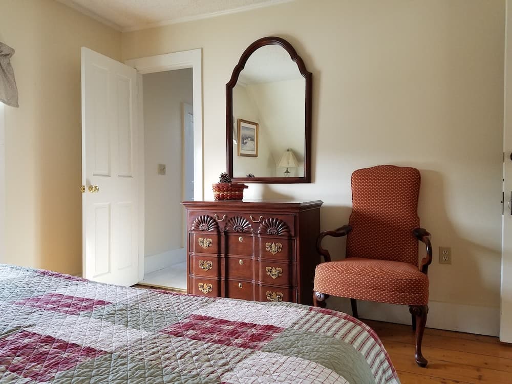 1860 House Inn and Vacation Rental Home