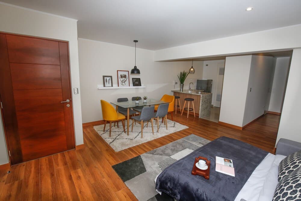 Trendy Host Canvas, Miraflores