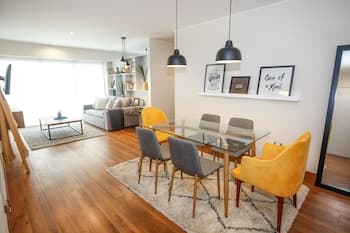 Trendy Host Canvas, Miraflores