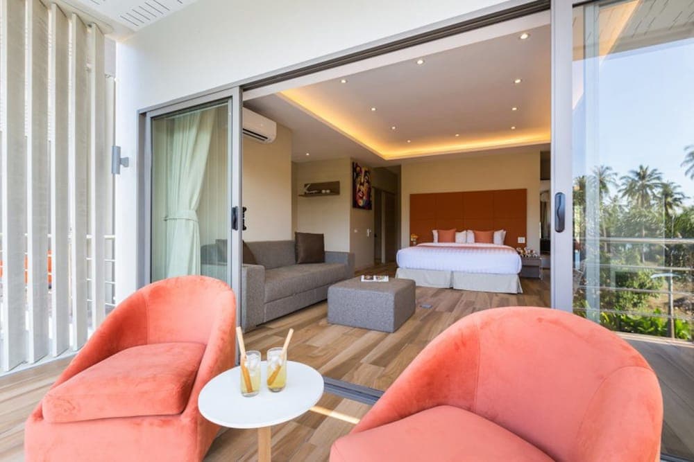 5 Bedrooms Villa Bacardi