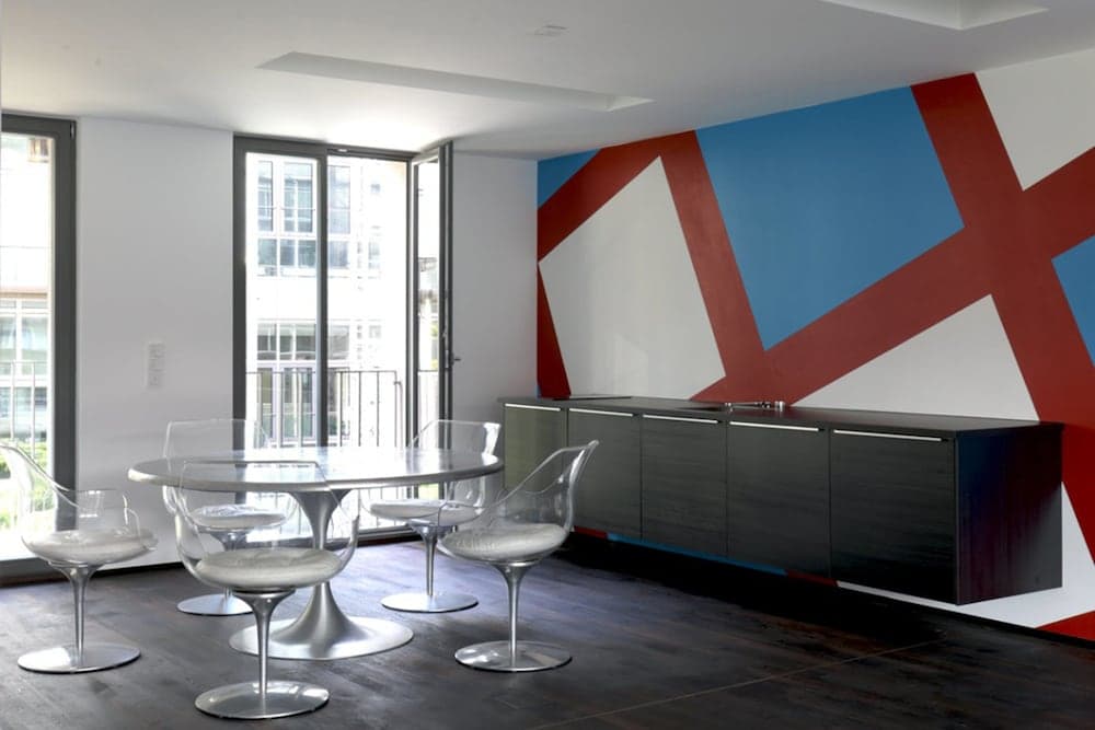 No Shoes Hotel And Green Bar