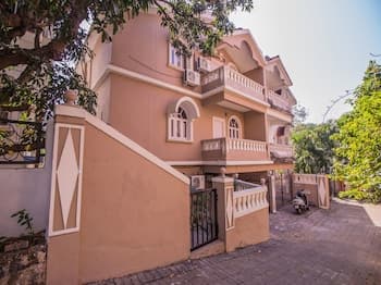 OYO 11424 Home Elegant 3BHK Villa Near Dona Paula Beach