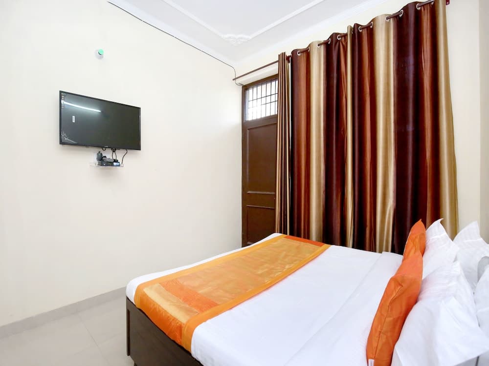 OYO 12734 Home Valley View Studio Kasauli