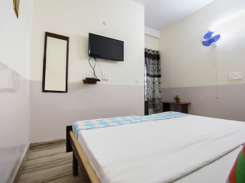 OYO 13347 Home Studios Kasauli