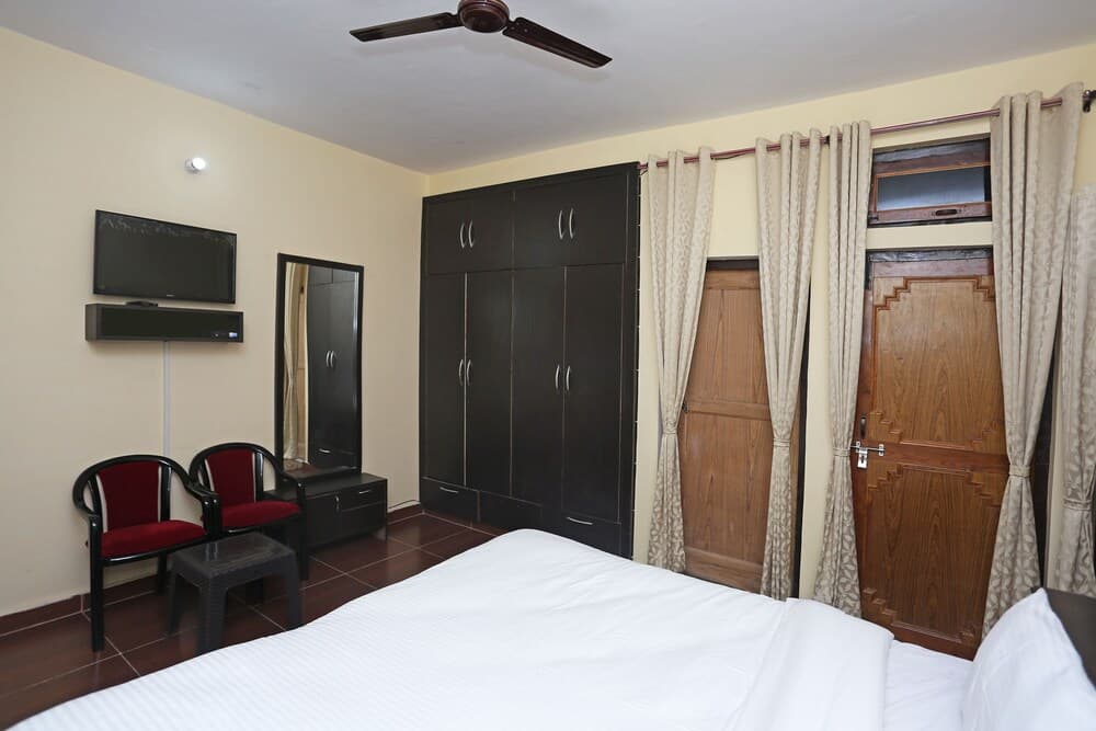 OYO 12312 Home Lake View 2 BHK Bhimtal