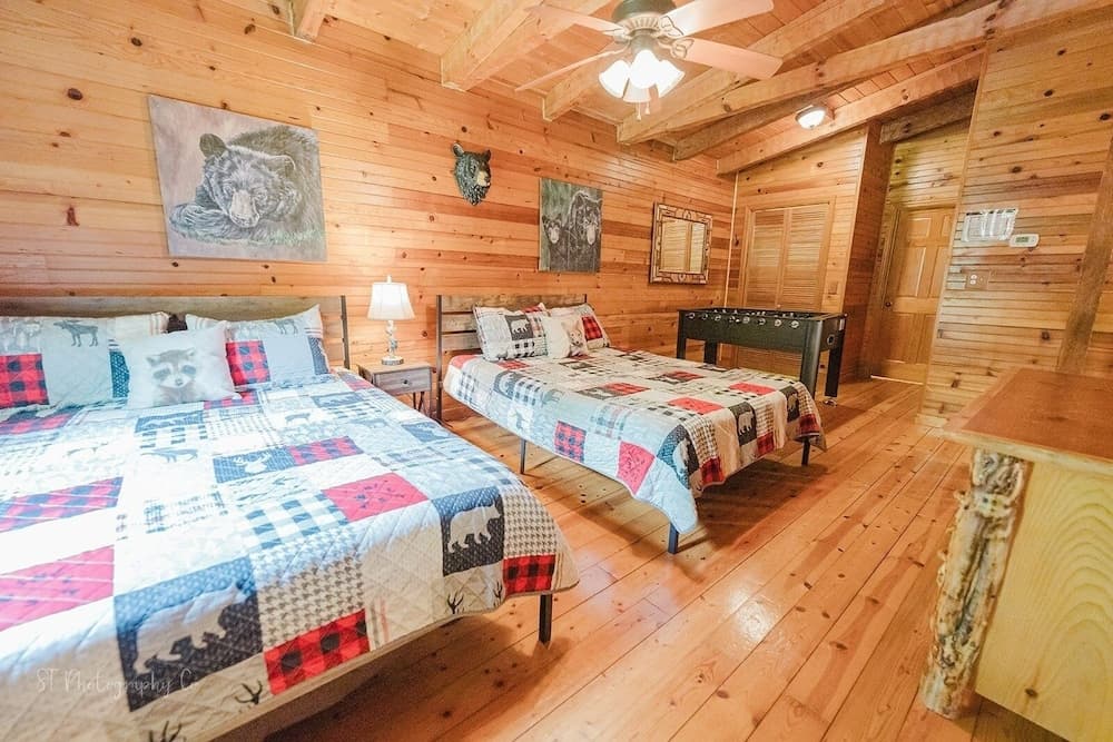 A Slice Of Heaven 2 Bedroom Cabin by RedAwning