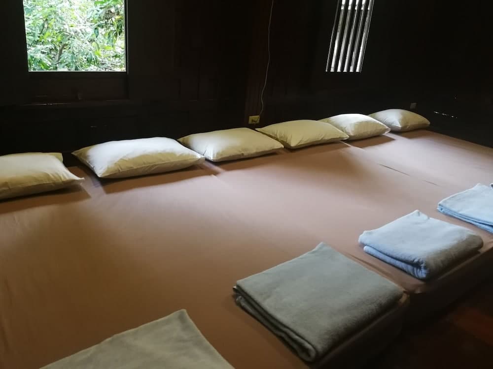 Kumkhumsriwangchai Amphawa