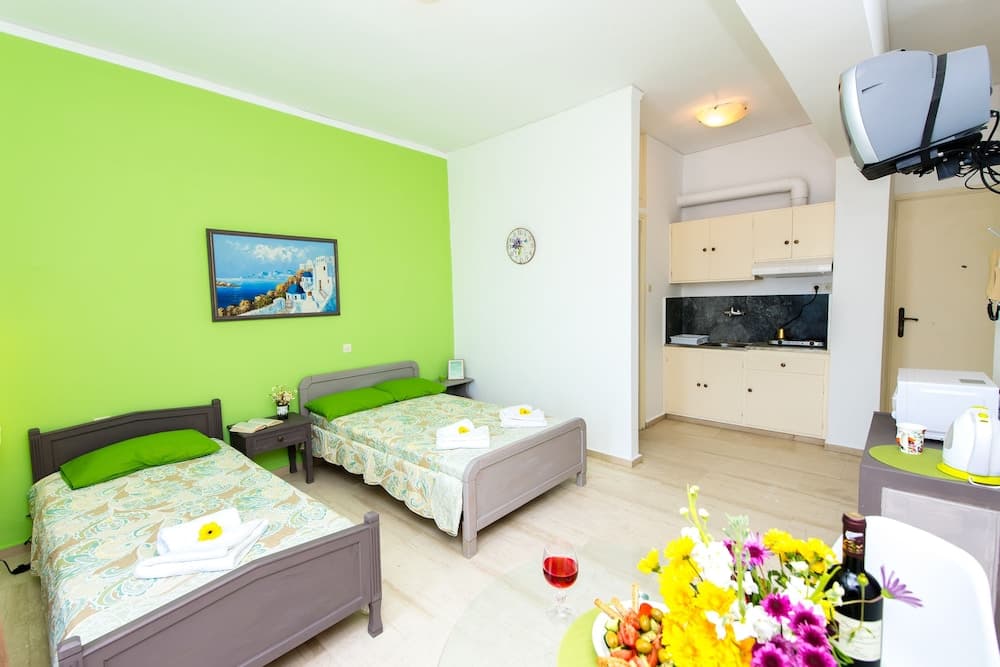 Neda Studios & Apartments