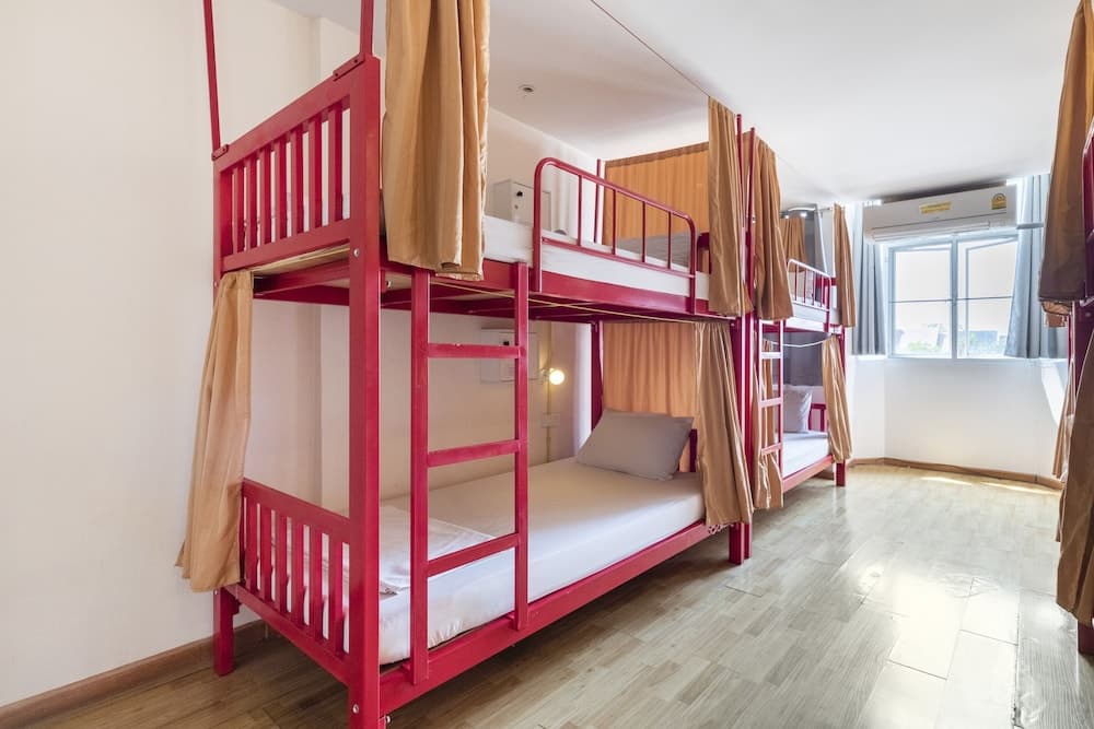 OYO 618 At Khaosan Hostel - Adults Only