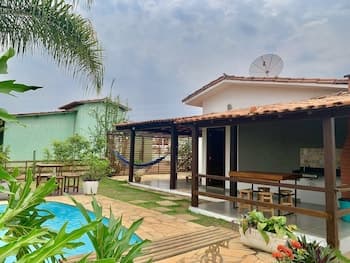 Charme e Aconchego - Casa para 10 pessoas com 3 quartos