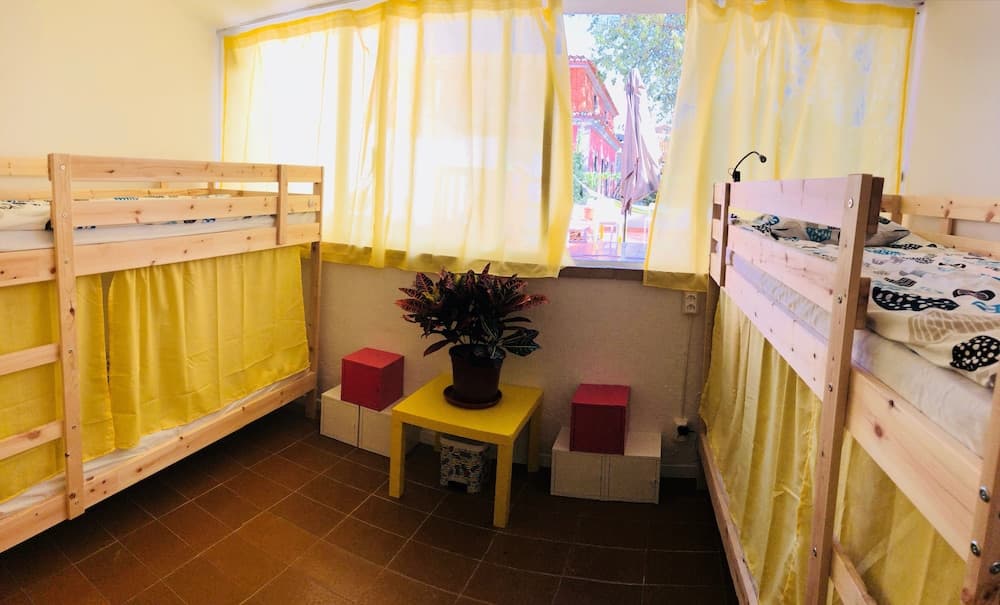 Cascais Terrace Fruit Point - Hostel