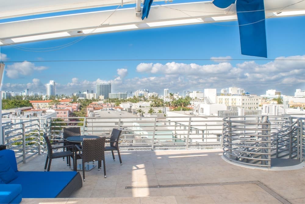 Penthouse De Soleil South Beach - On Ocean Drive Miami Beach Studio Bedroom Condo by RedAwning