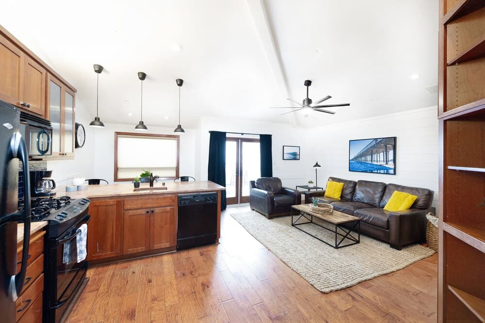 358 Front Street 2 Bedroom Condo by Redawning