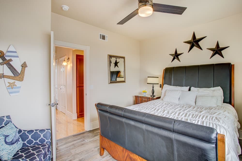 271 Wadsworth 2 Bedroom Townhouse by Redawning