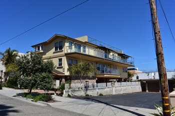 282 Harloe Ave. 2 Bedroom Townhouse by Redawning