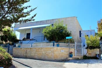 Tzionis Petroktisto Holiday Stonehouse