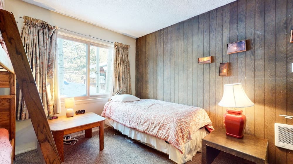 Chateau de Montagne 3 Spacious Condo With Great Complex Amenities On the Shuttle Route by RedAwning