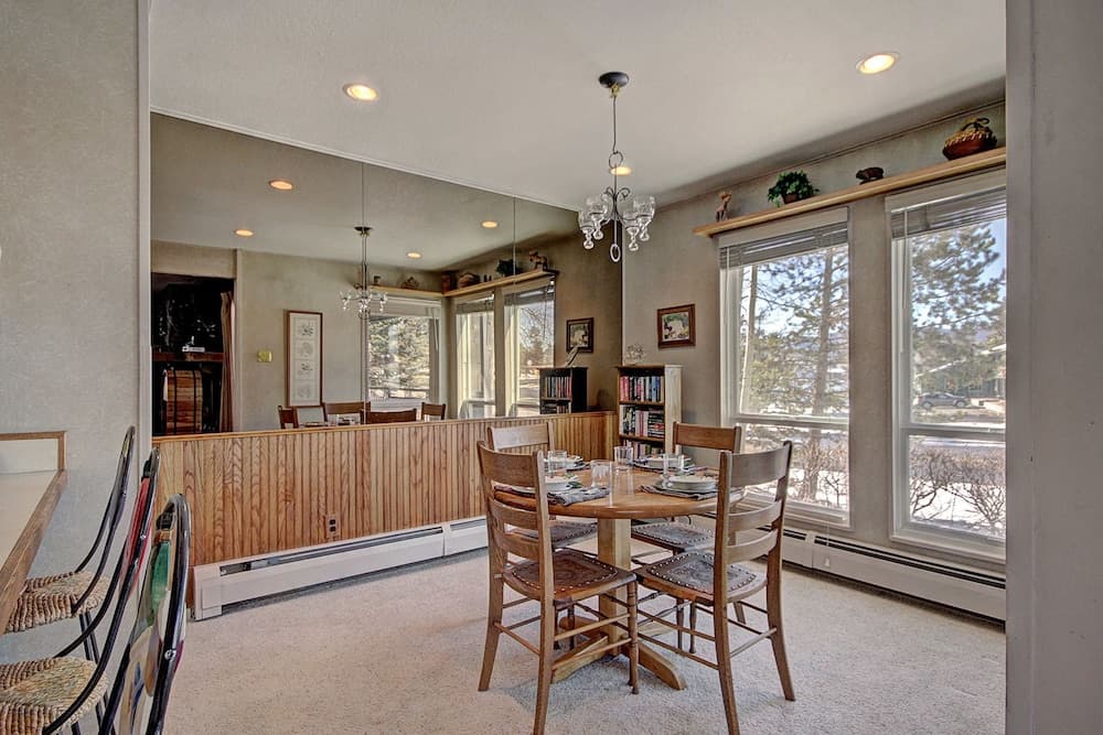 E108 Lake Cliffe 2 Bedroom Condo by Redawning