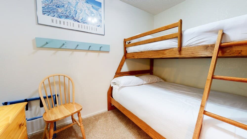 Summit 270 Prime Location Short Walk To Eagle Lodge by Redawning