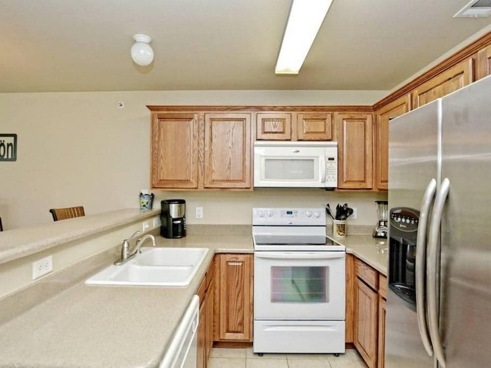 Good Times & Tan Lines WWi201 Apartment 2 New