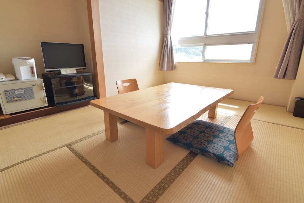 Bunano Sato Shirakamikan