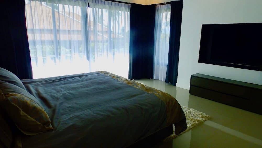 3 Bedroom Private Pool Villa Flora