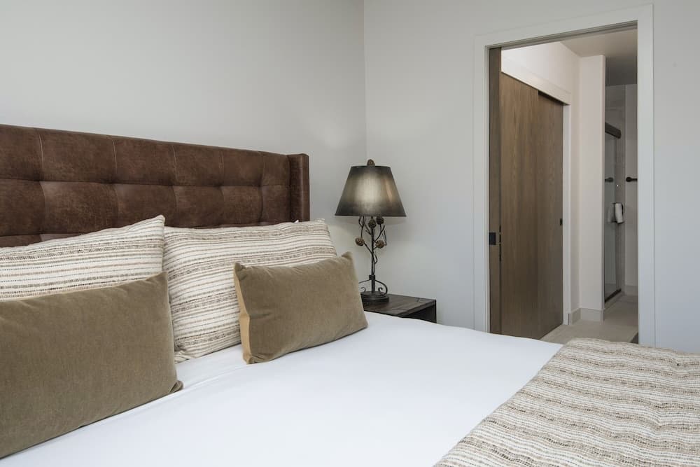 Townsend Place B202 1 Bedroom Condo by RedAwning