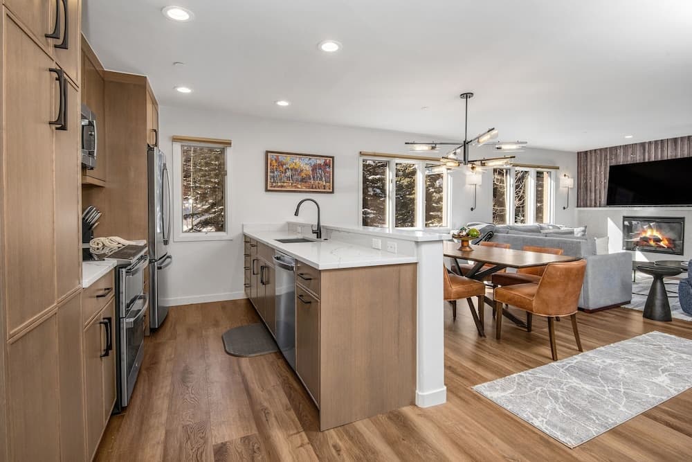 Townsend Place B202 1 Bedroom Condo by RedAwning