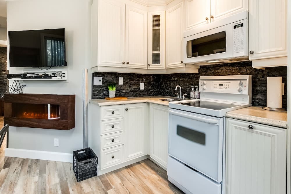 Le Villageois by KASANIA