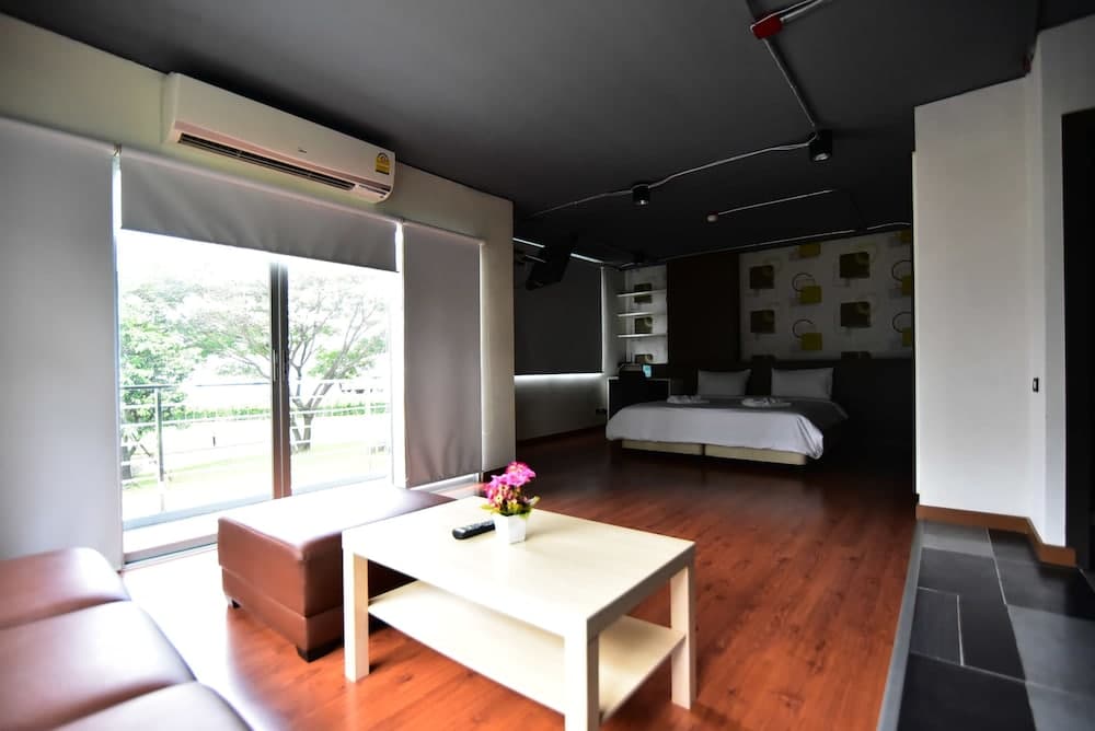 Big Tree Residence Suvarnabhumi