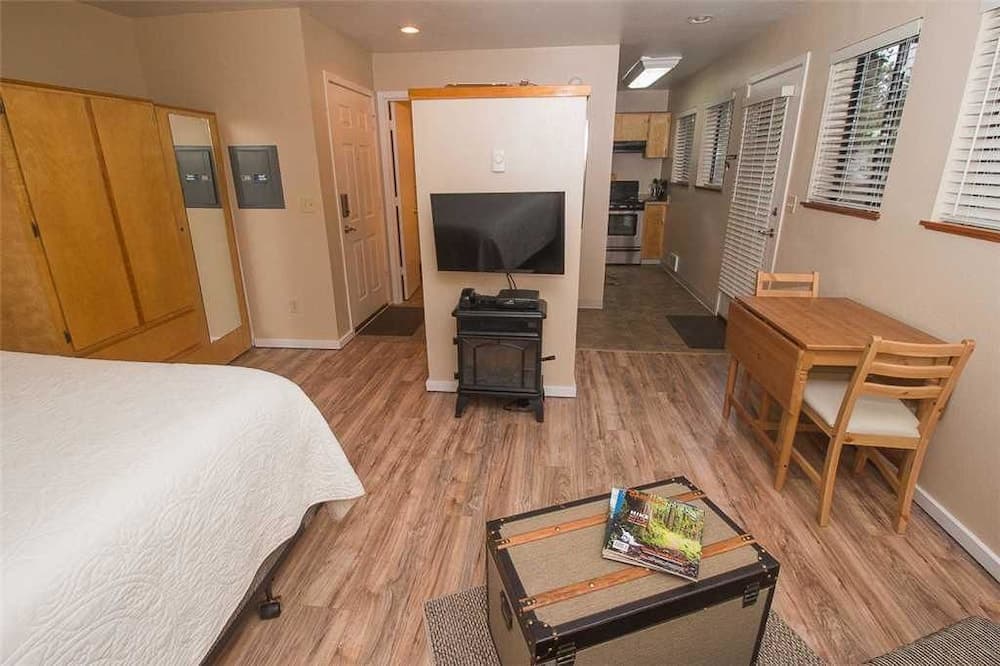 Powder Village Condominium B8