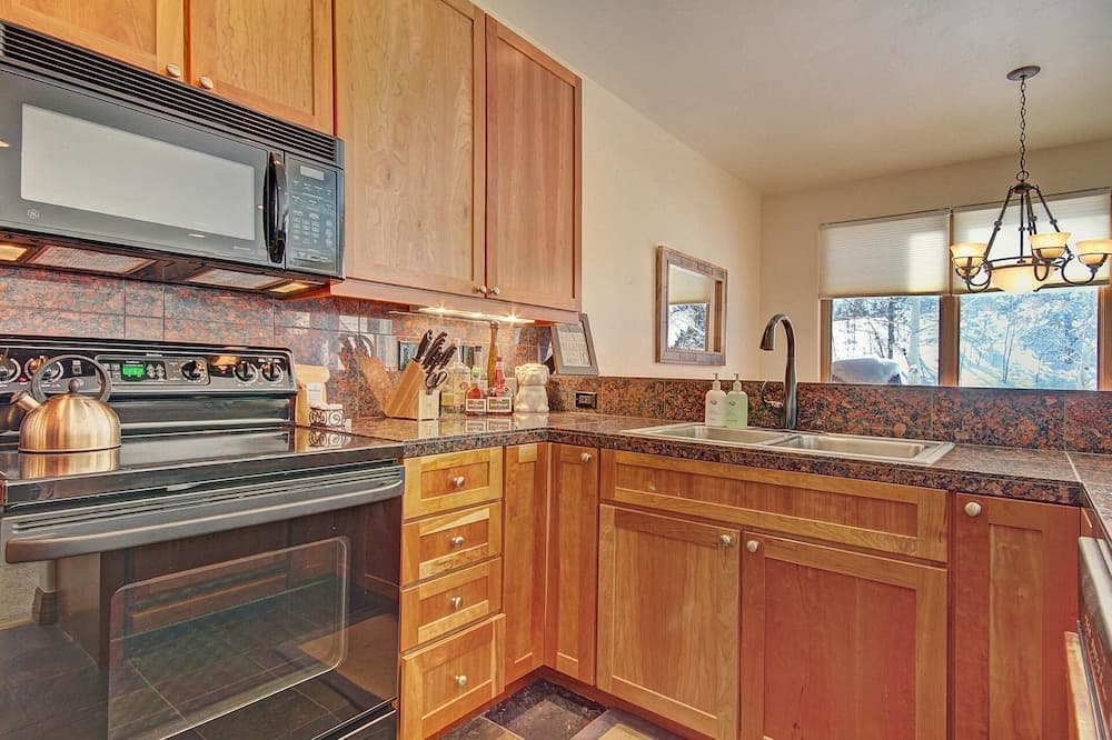 Highland Greens Pine 3 Bedroom Townhouse by Redawning