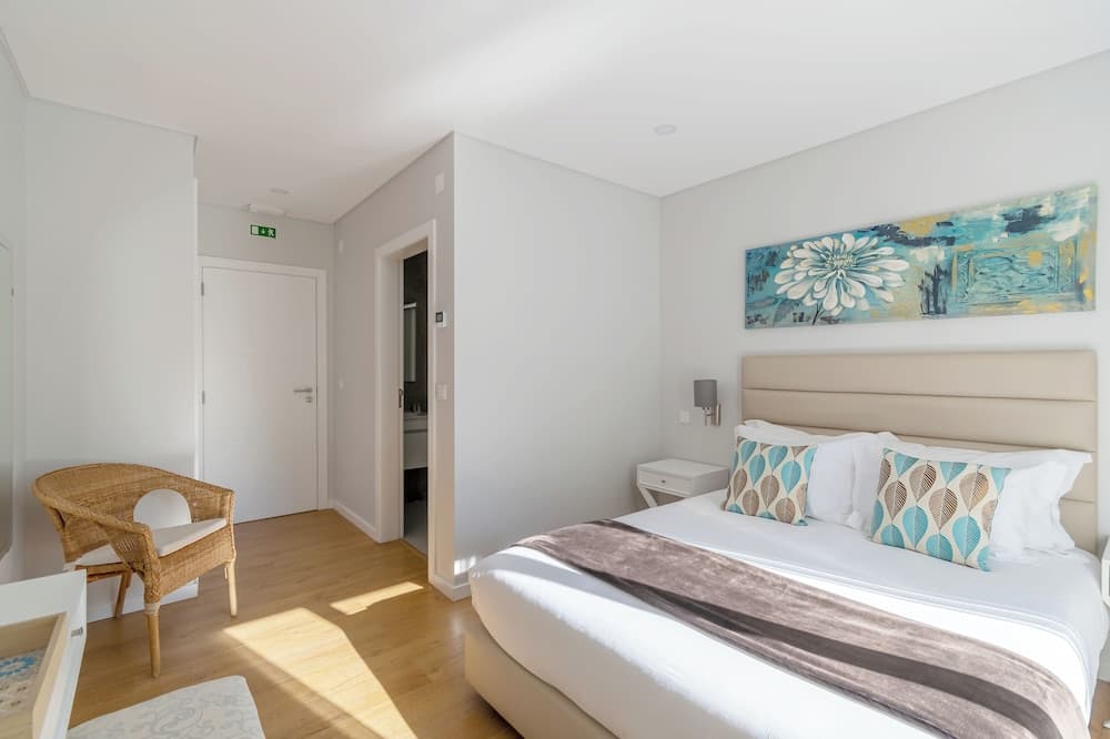 Silver Seahorse Garden Retreat