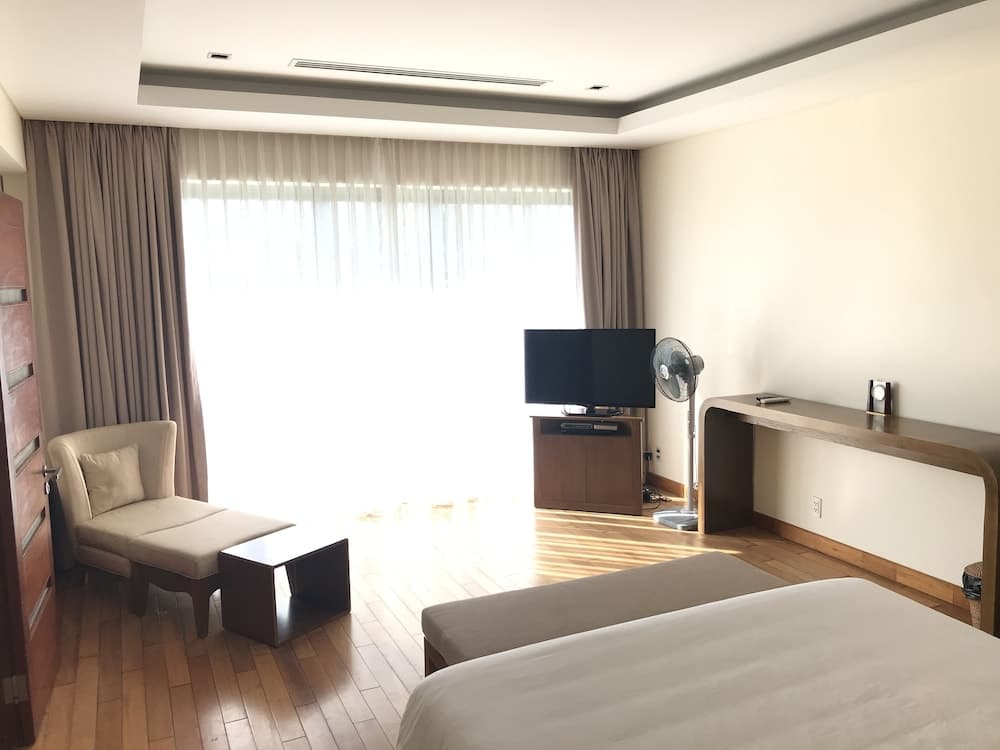 Ocean Resort 3 Bedrooms Danang Living