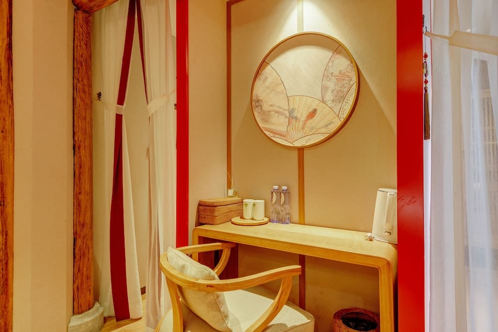 ISVARA Culture Homestay Suites