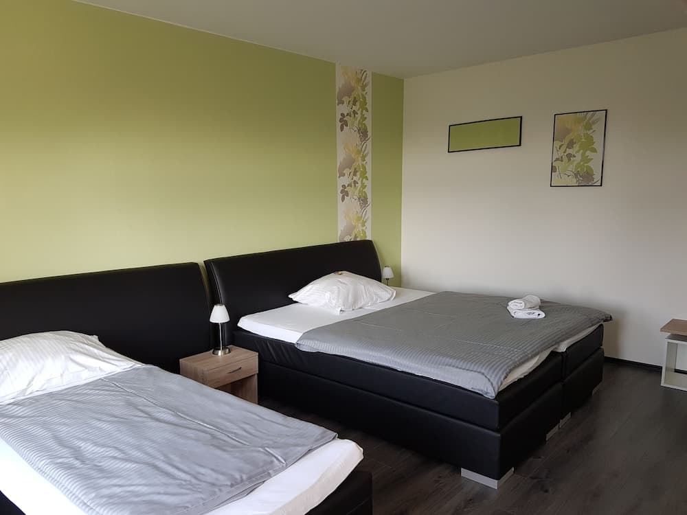 Bennett's Restaurant & Hotel